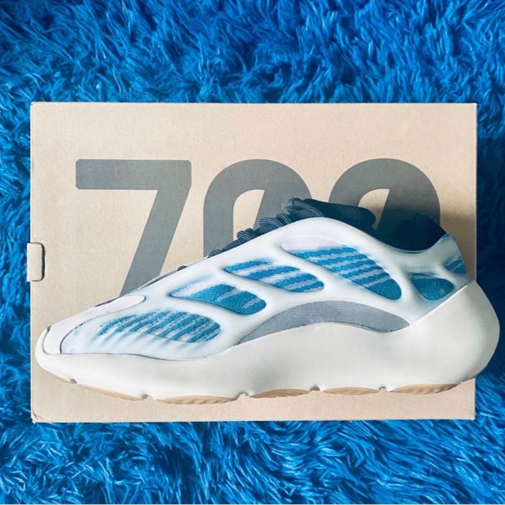 Yeezy 700 V3 Kyanite